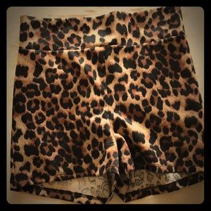 Otis & Maclain High waisted shorts